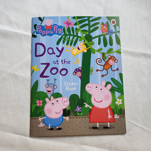 Peppa Pig: Day at the zoo sticker book